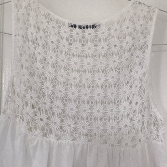 White eyelet top - Picture 3 of 4
